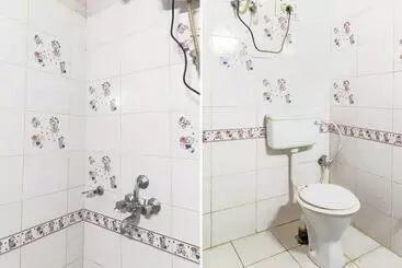 Hotel Oyo 71293  Vikram
