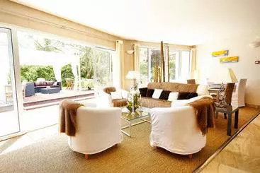 Carnac Lodge Hotel & Spa