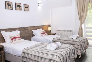 هتل Floare De Colt