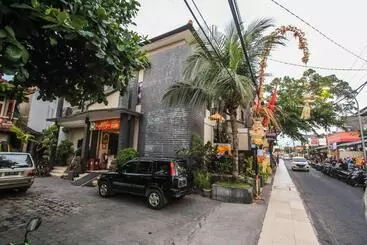 Отель Legian Village