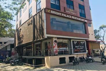 Отель Staymaker Bright Palace Residency