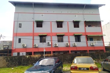 Hôtel Spot On 90179 Moza Inn