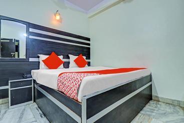 ホテル Oyo 77893  Gopal