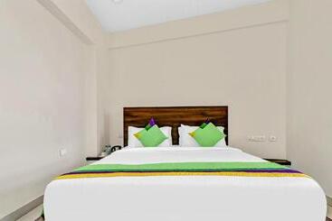 ホテル Treebo Punarnava Bypass Road