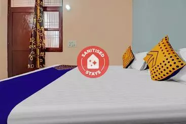 هتل Spot On 77641 Royal Stay