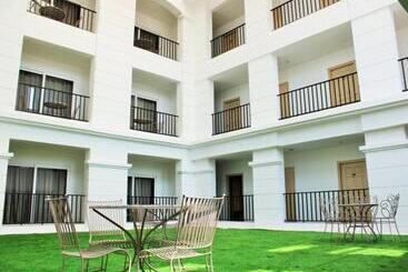 Hotel The Golden Sands