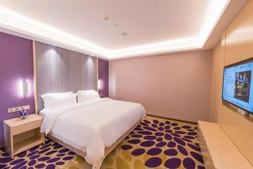 Lavande Hotel Wuhan Guanggu Plaza