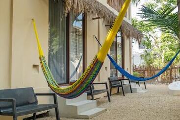 هتل Pelecanus Suites Holbox