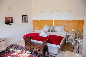 پانسیون Equleni Guest Farm