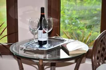 Majatalo Guesthouse Green Fields