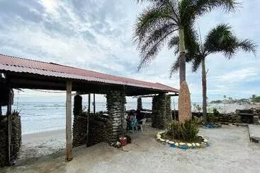 Reddoorz @ White Castle Beach Resort Iba Zambales