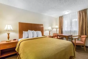 호텔 Quality Inn & Suites Bakersfield