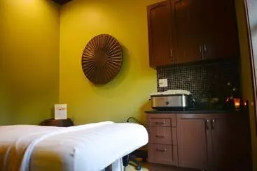 فندق Riverstone Condo Resort & Spa