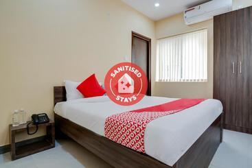 Hotel Oyo 28124 Alekhya Residency Cafe Bahar