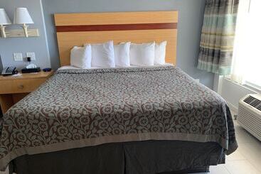 Hotel Arya Blu Inn And Suites