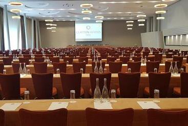 Отель Clayton Whites