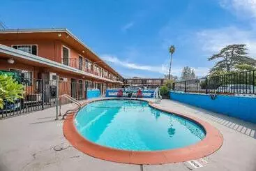 호텔 Tiki Lodge Mchenry Downtown Modesto