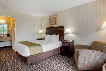 ホテル Quality Inn Fredericksburg Near Historic Downtown