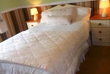 Отель Perrymount Country Home