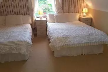 Отель Perrymount Country Home