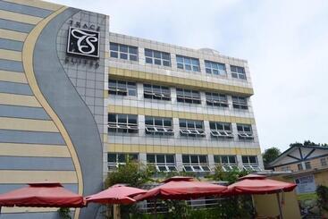 Hotel Trace Suites By Sms Hospitality