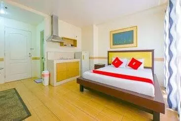 Hotel Oyo 769 Poblacion Suites Polaris