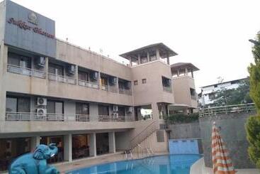 호텔 Sukkur Bhavan S Sb Resorts & Lawns