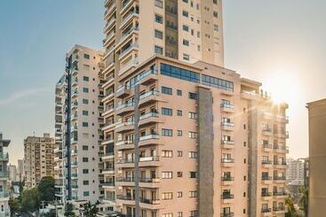 هتل آپارتمان Regatta Living Hotel By Mint