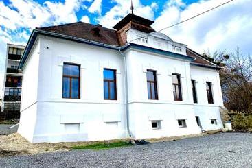 아파트호텔 Szinyei Merse Kastély