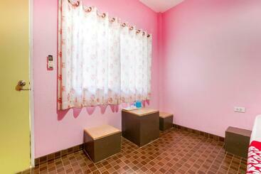 Hotel Oyo 893 Aura Vintage