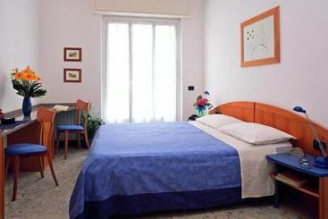 Отель Residenza Adelaide