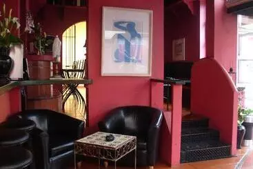 هتل Inn & Art Madeira