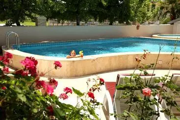 アパートメント Ozalp Apart C