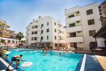 Lägenhetshotell Tuntas Suites Altinkum