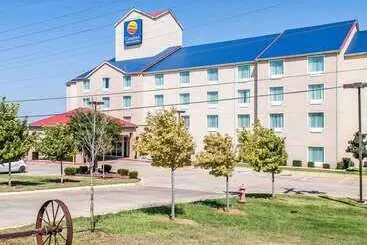 בית מלון כפרי Comfort Inn & Suites