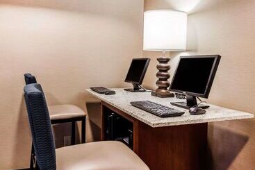 فندق Comfort Suites Independence Kansas City