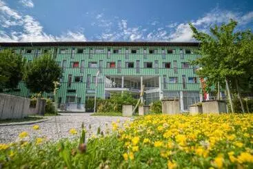 هتل Kolpinghaus Salzburg   Sommerhostel