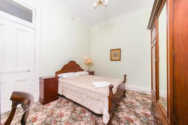 فندق صغير East Sydney