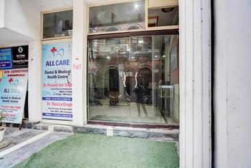 Hotel Oyo 75572  Neel