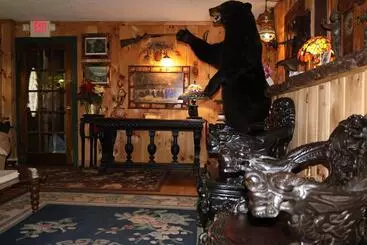 Hotelli Colonial Inn