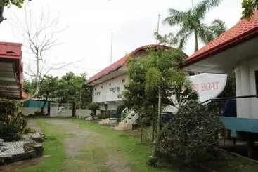 هتل Nipa Hut Resort