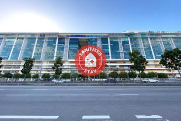 Hotelli Oyo 90201 Suellaz Homestay