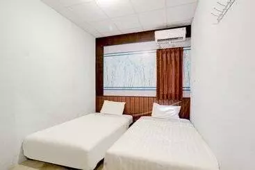 Hotelli Oyo 90388 De Leota