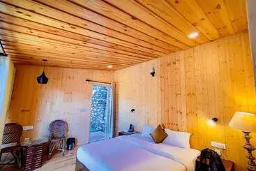 Hotel Thehimalayanliving Whistling Pines