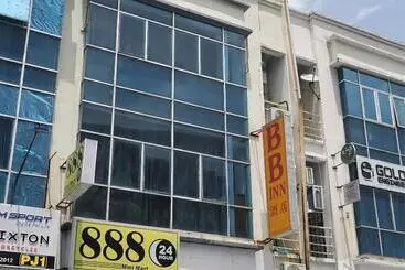 هتل Oyo 90226 Bb Inn