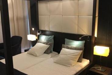 בית מלון כפרי The 5