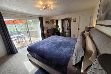 Bed and Breakfast Misty Valley Inn