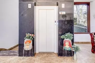 Hotel Capital O 79172 Residenza  Dreams Paradise