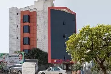Hotel Oyo 78762 Sun Residency