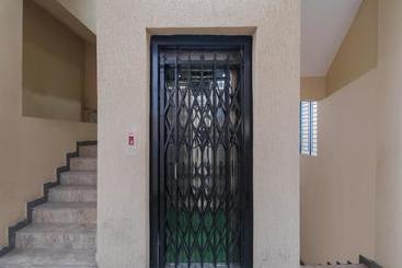 Hôtel Oyo 79108 Nichala Grand Lodge